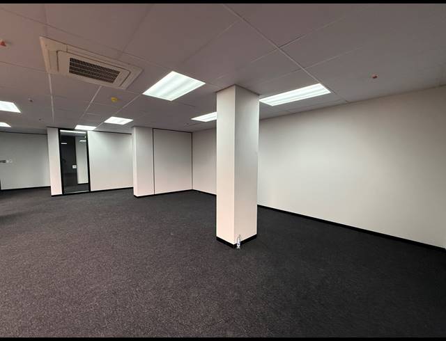 129M² OFFICE TO LET IN PARKTOWN